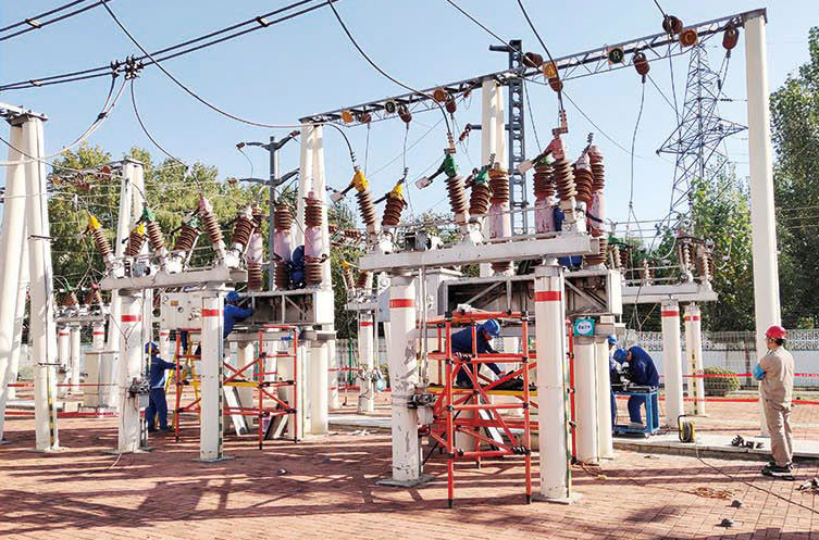 張家口110KV崇禮、廊坊220KV、龍河、康仙、天津110KV薊東等變電站斷路器維修及更換工程