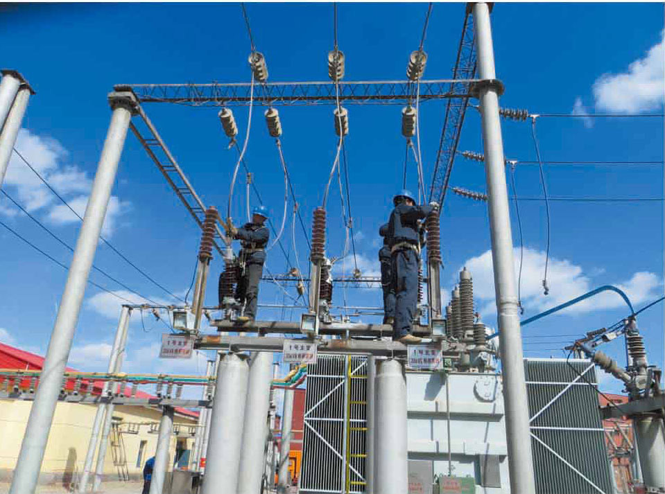 廊坊供電公司澎耳灣110KV變電站進(jìn)行設(shè)備安裝工作