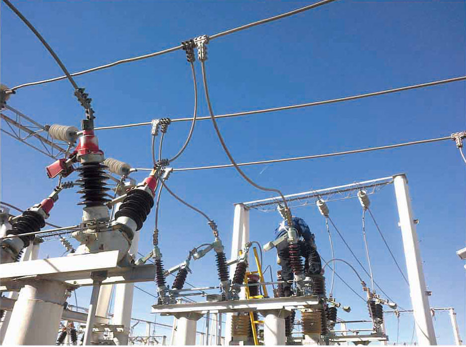 張家口康保110KV變電站對35KV隔離開關進行安裝調試工作